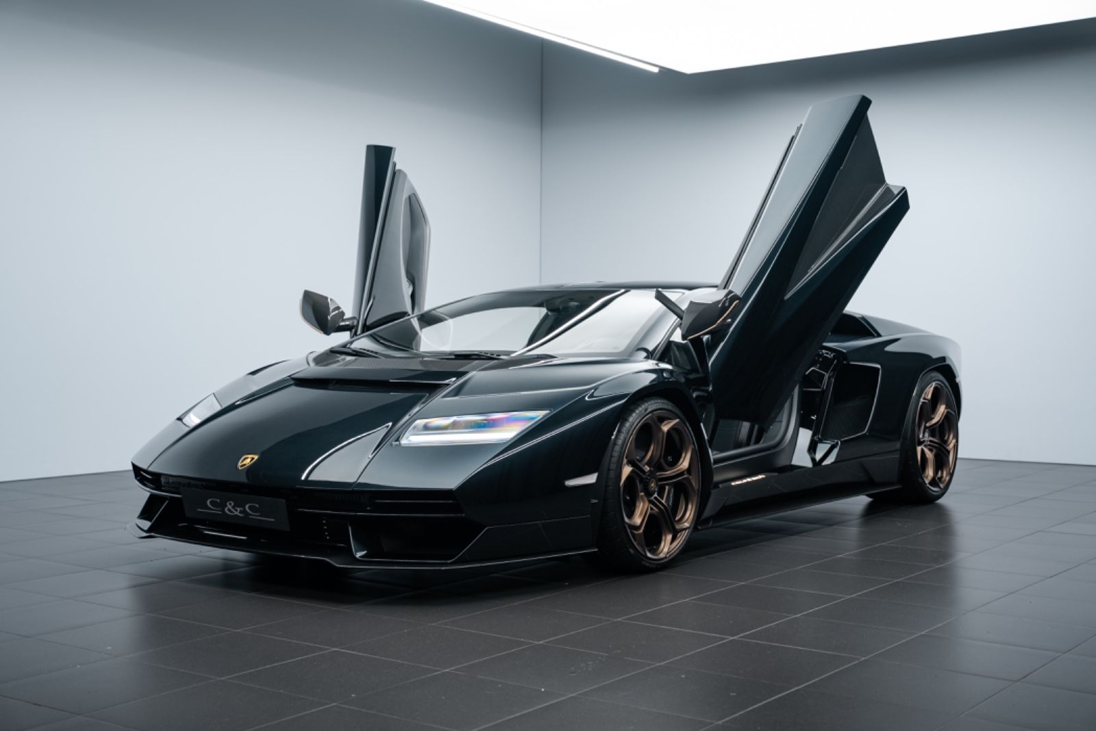 Fahrzeugabbildung Lamborghini Countach LPI 800-4 1of112/CARBON/LIFT