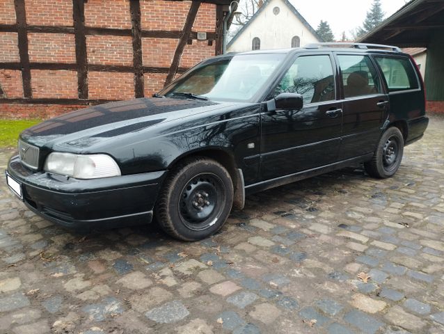 Volvo V70 2.4 mit 170PS TÜV 11/25 bedingt fahrbereit