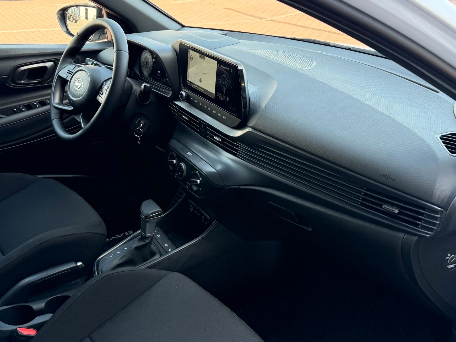 Fahrzeugabbildung Hyundai BAYON 1.0 T-GDI Blackline *Navi*Kamera*BOSE*LED*