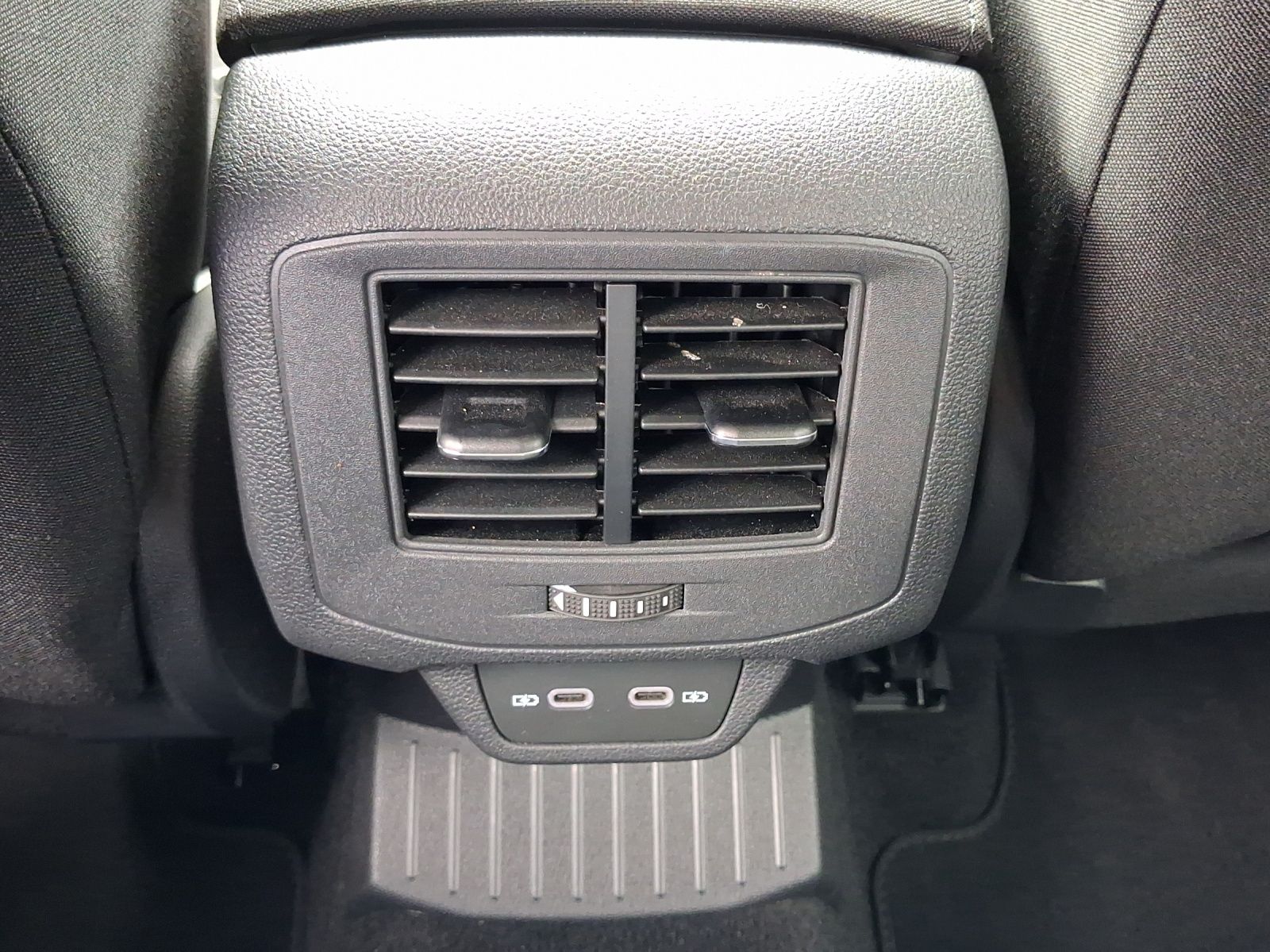 Volkswagen T-Roc - Bild 13