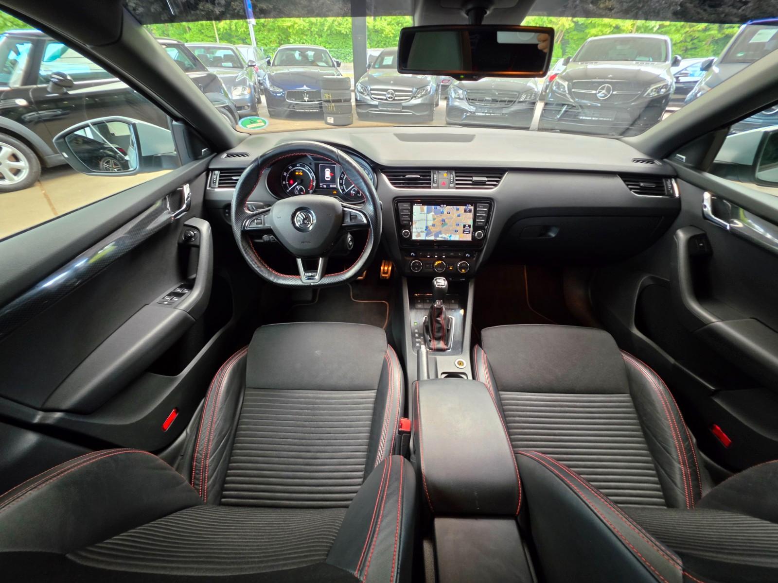 SKODA OCTAVIA COMBI RS DSG  220 ch BVA - GPS - SONORISATION CANTON - SIEGES CHAUFFANTS - CLIMATISATION AUTOMATIQUE - PHARES XENON