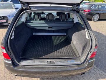 Mercedes E 280 - 11