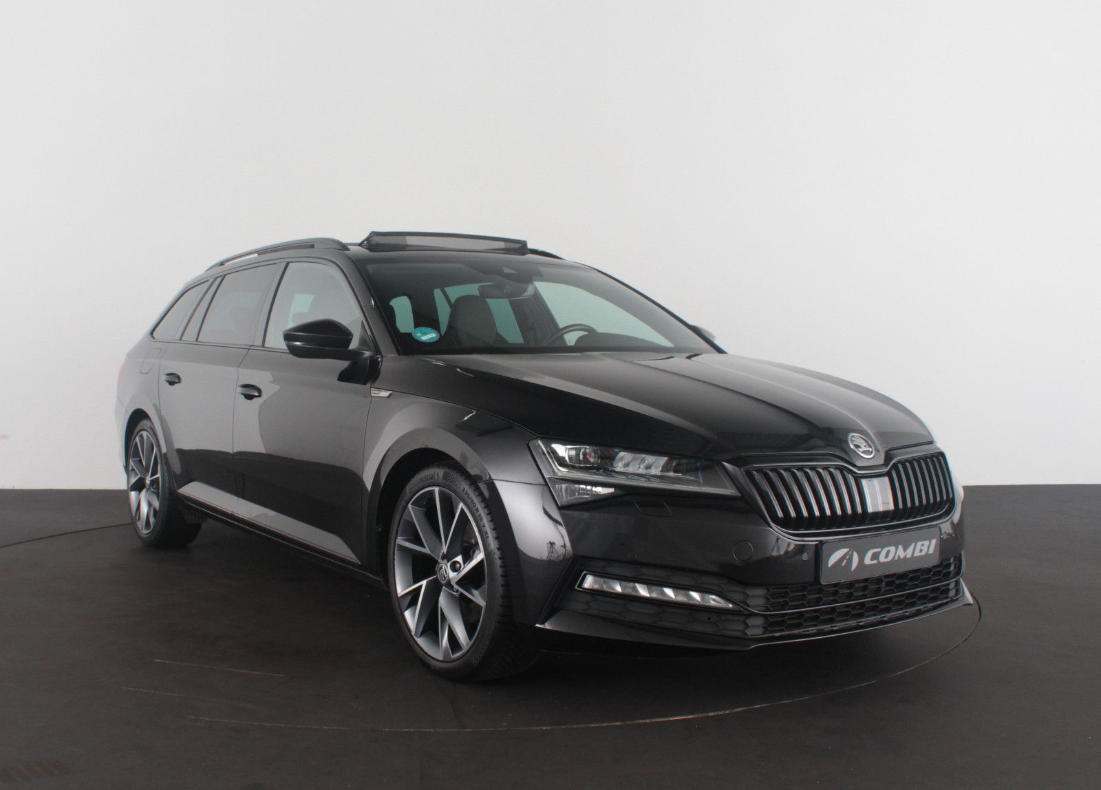 Skoda Superb Combi Sportline 2.0TDI 147KW imagem 3