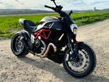 Ducati DIAVEL Carbon RED 1200 Sondermodell - DUCATI DIAVEL