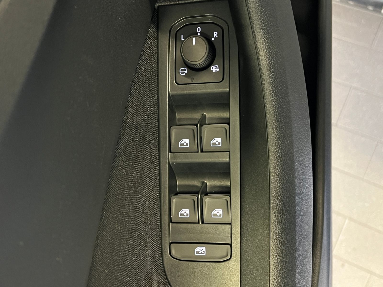 Fahrzeugabbildung SKODA Kamiq Selection 1.0 TSI DSG *AHK, LED, SmartLink