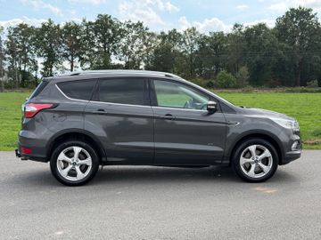 Ford Kuga - 4