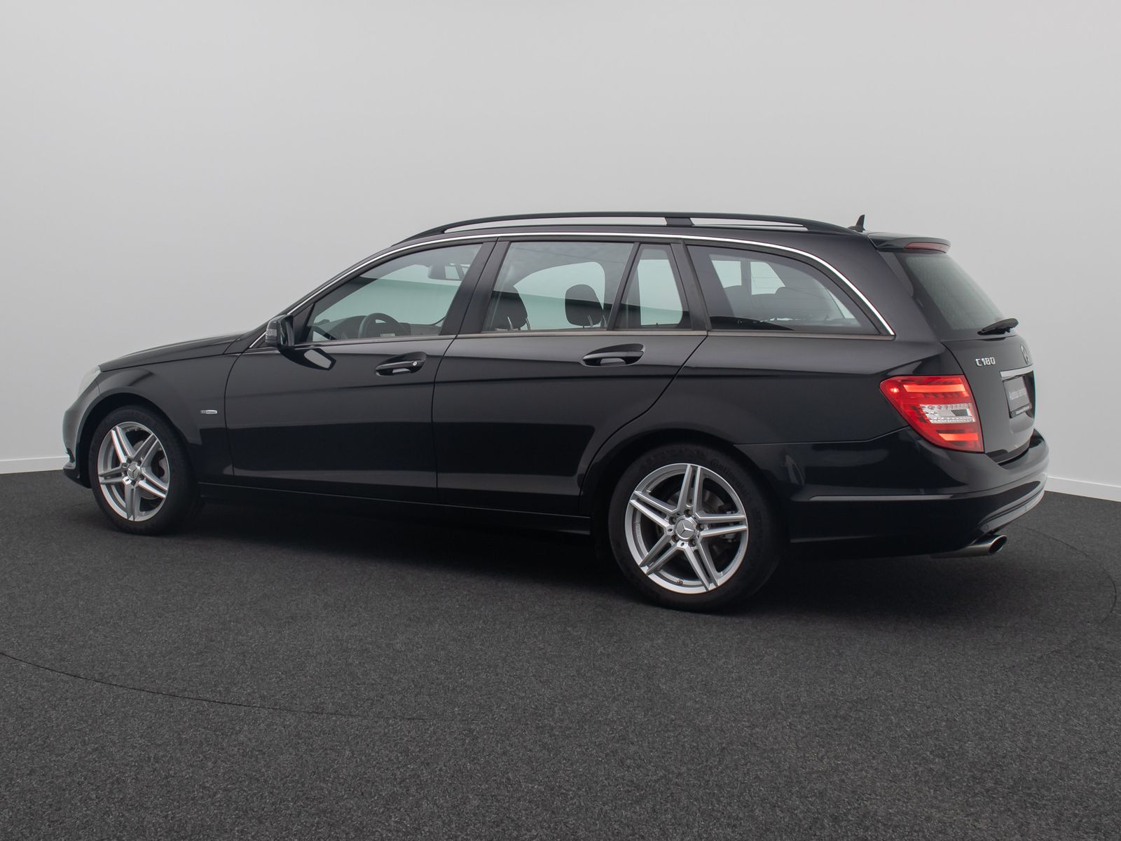 Fahrzeugabbildung Mercedes-Benz C 180 BlueEfficiency AHK Navi HiFi PDC KlimaAut