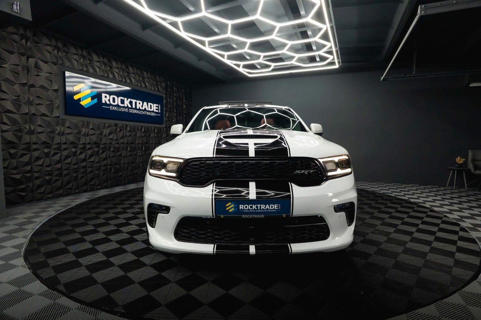 Fahrzeugabbildung Dodge Durango 6.4 V8 SRT Performance 4x4 Night-Paket