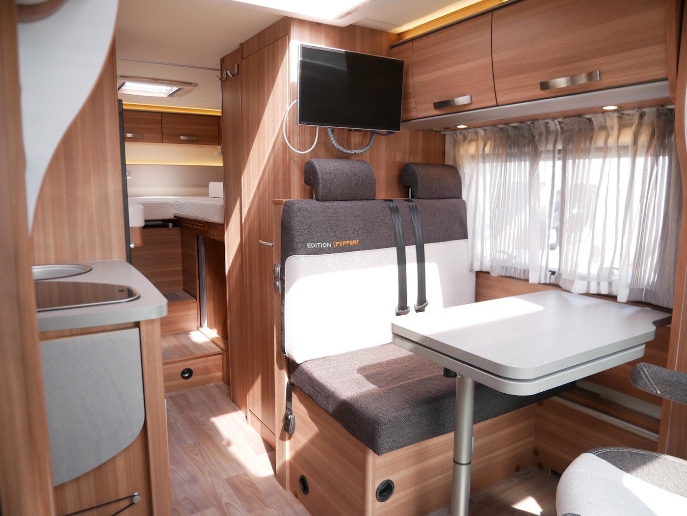 Fahrzeugabbildung Weinsberg CaraCompact Edition PEPPER 650 MEG NAVI SAT KAM