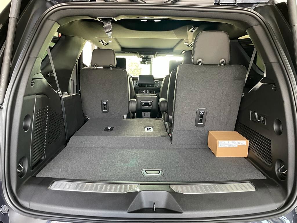 Fahrzeugabbildung Chevrolet 2023 TAHOE 6.2 ECOTEC HIGH COUNTRY 4x4-HUD-