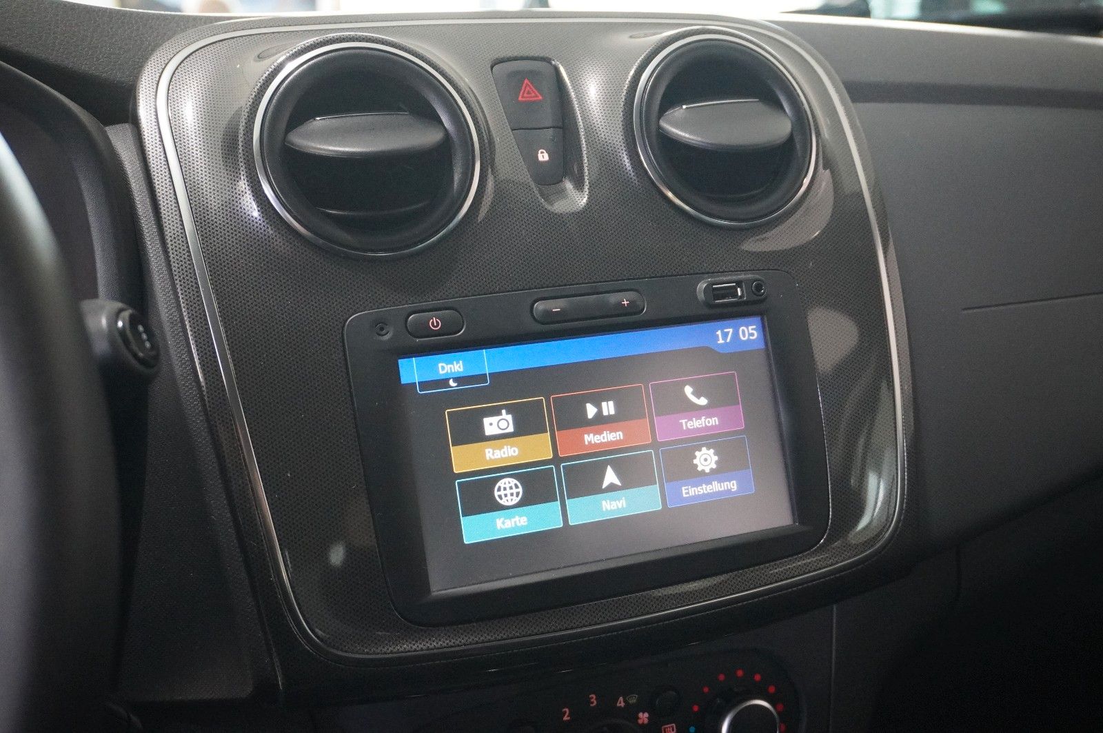 Fahrzeugabbildung Dacia Sandero II Stepway 0.9 TCE PRESTIGE NAVI/LED/SHZ