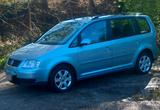 Volkswagen VW Touran 1,6L FSI Automatic - Volkswagen Touran mit Benzin-Antrieb: Kleinbus, Automatik, 1.6