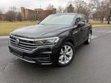 Volkswagen Touareg R-Line ,Head-up,Matrix ,Beluft.,Standh, - Volkswagen Touareg: Schwarz