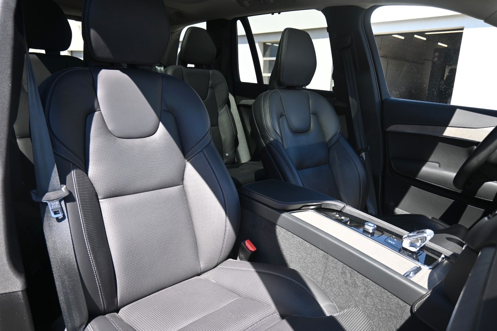Fahrzeugabbildung Volvo XC90 B5D AWD Plus Bright*LED*PANO*STHZ*360*H&K