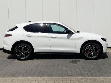 Alfa-Romeo Stelvio - 8