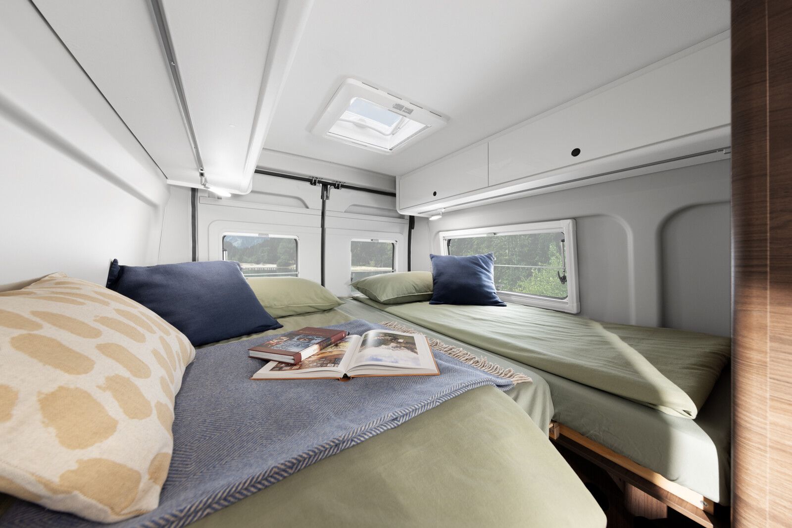 Fahrzeugabbildung CORIGON CV 60 S Solar Markise Travel+ Pack by Hymer