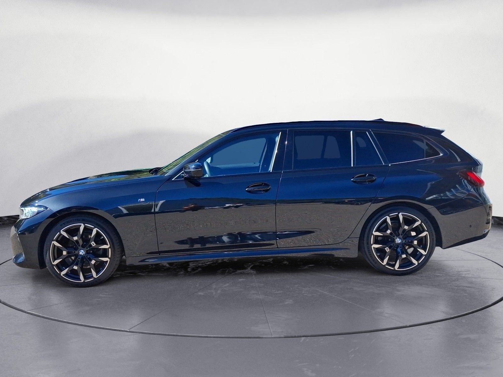 BMW 320i Touring Auto M Sport 19' Innovation foto 3
