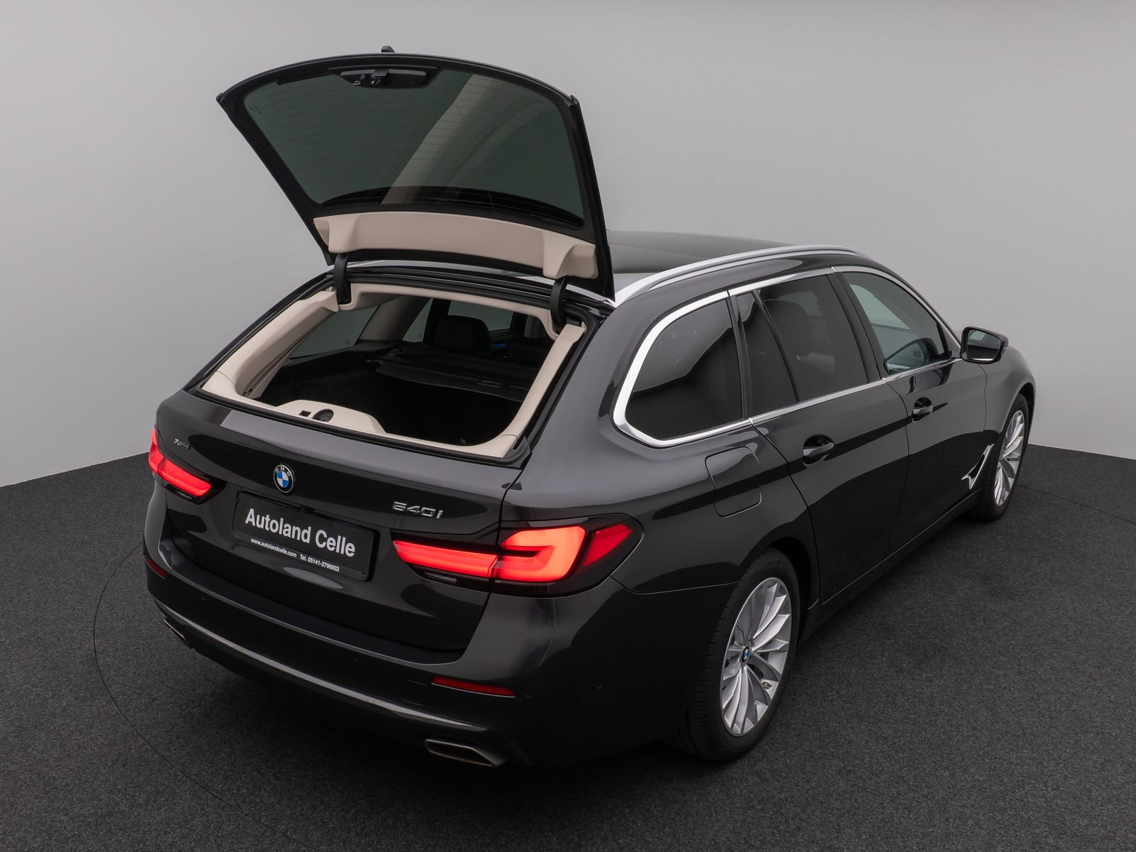 Fahrzeugabbildung BMW 540i xD LuxuryLine Panorama Laser Kamera SoftCL
