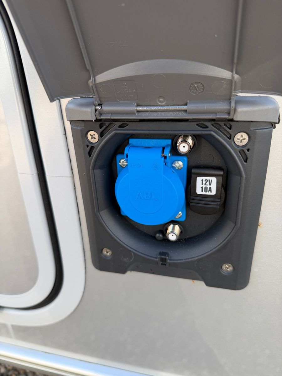 Fahrzeugabbildung HYMER / ERIBA / HYMERCAR Touring 642 - Sie sparen: 7.594€!