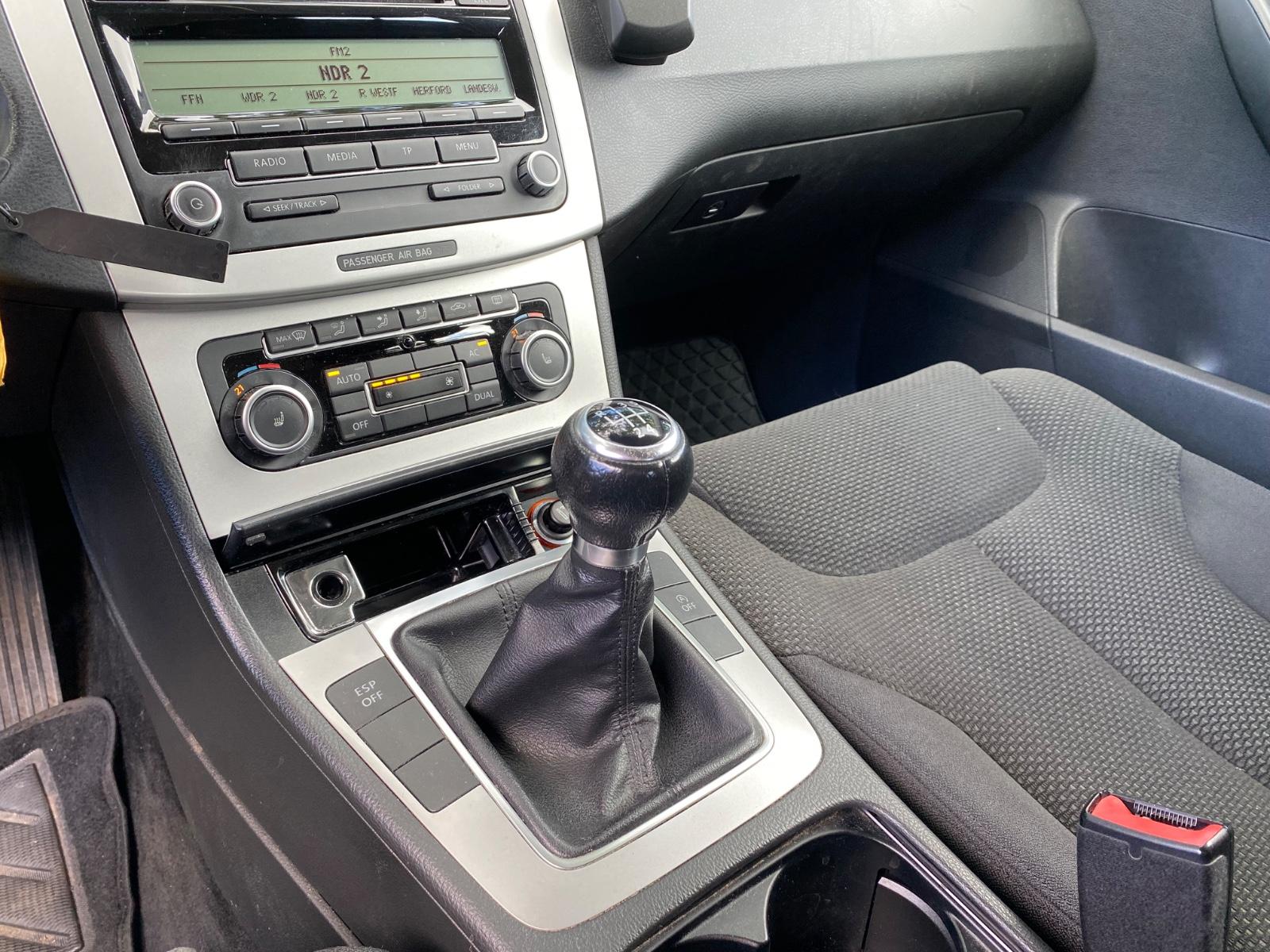 Volkswagen Passat 2010 — photo 7