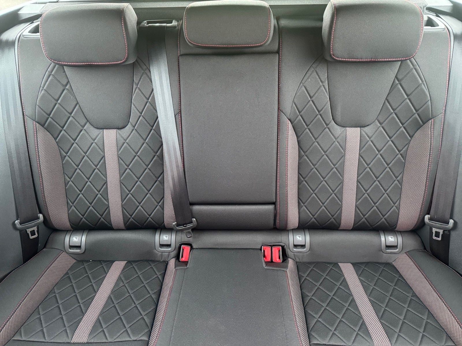 Fahrzeugabbildung SKODA Octavia RS Combi 2.0 TSI
