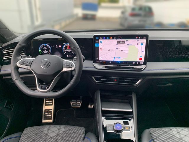 Tiguan 1.5 eHybrid DSG R-LINE AHK+NAVI+KAMERA+