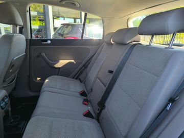 Volkswagen Golf - 8