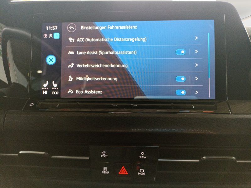 Fahrzeugabbildung Volkswagen Golf VIII  1.4 eHybrid DSG GTE