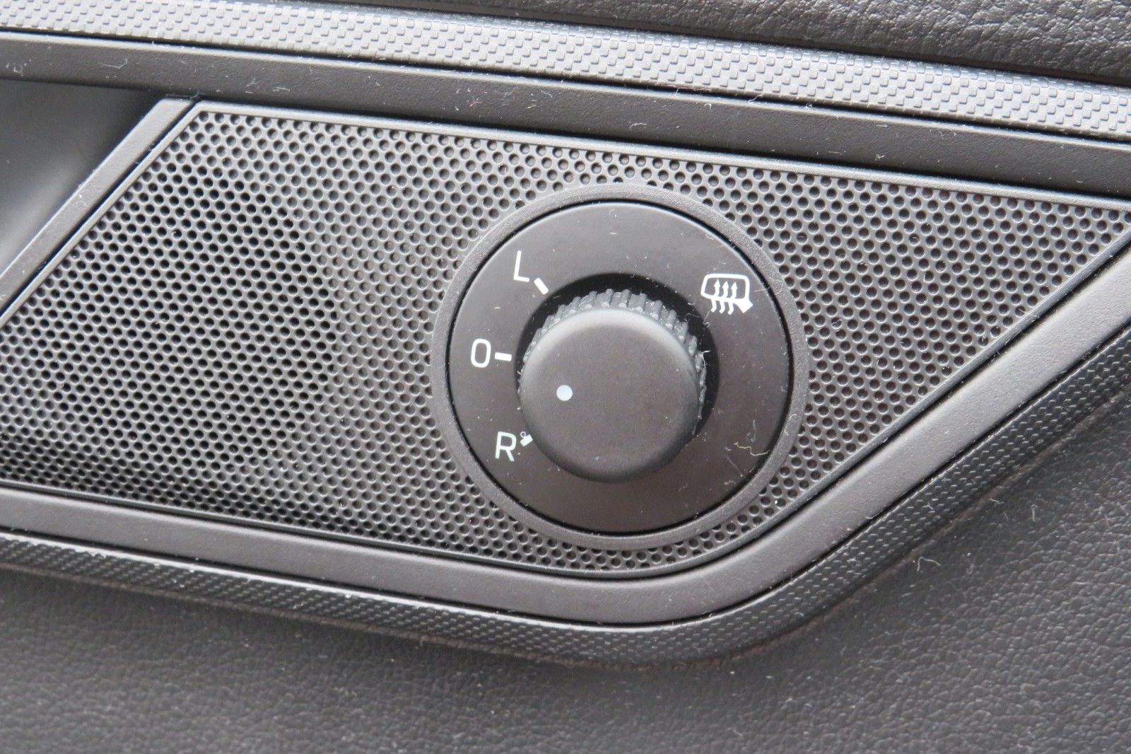 Fahrzeugabbildung SKODA Fabia Combi Ambition AHK SITZH. NAVI PDC 1.HD