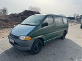 Toyota Hiace 2.4d 9 seats Polen - Toyota Hiace mit Diesel-Antrieb: 2.4