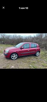Renault Clio 2003 - Renault Clio aus 2003 mit Diesel-Antrieb