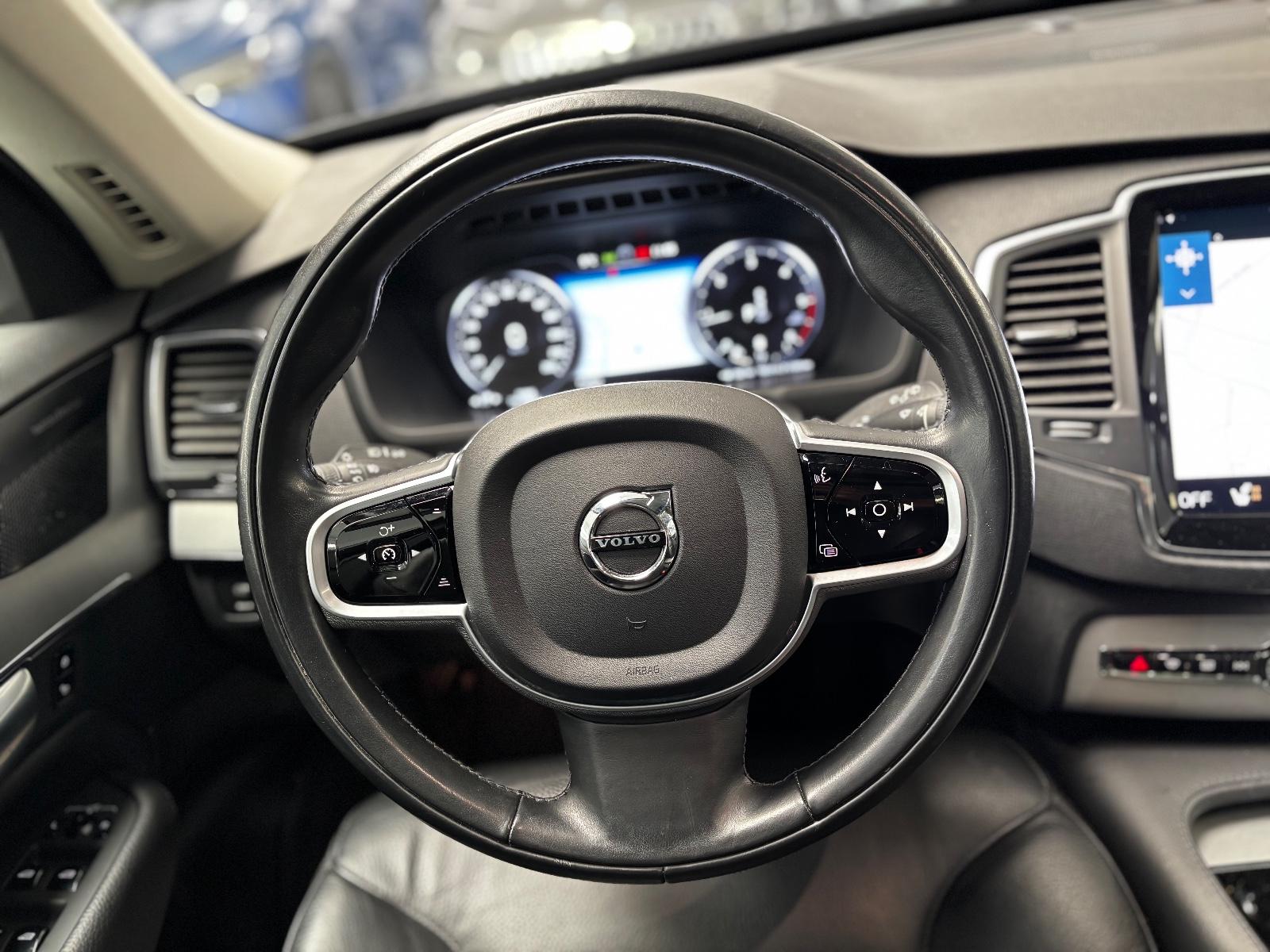Volvo XC90 Momentum Pro AWD CAM 7-STZ PANO ACC HARMAN/