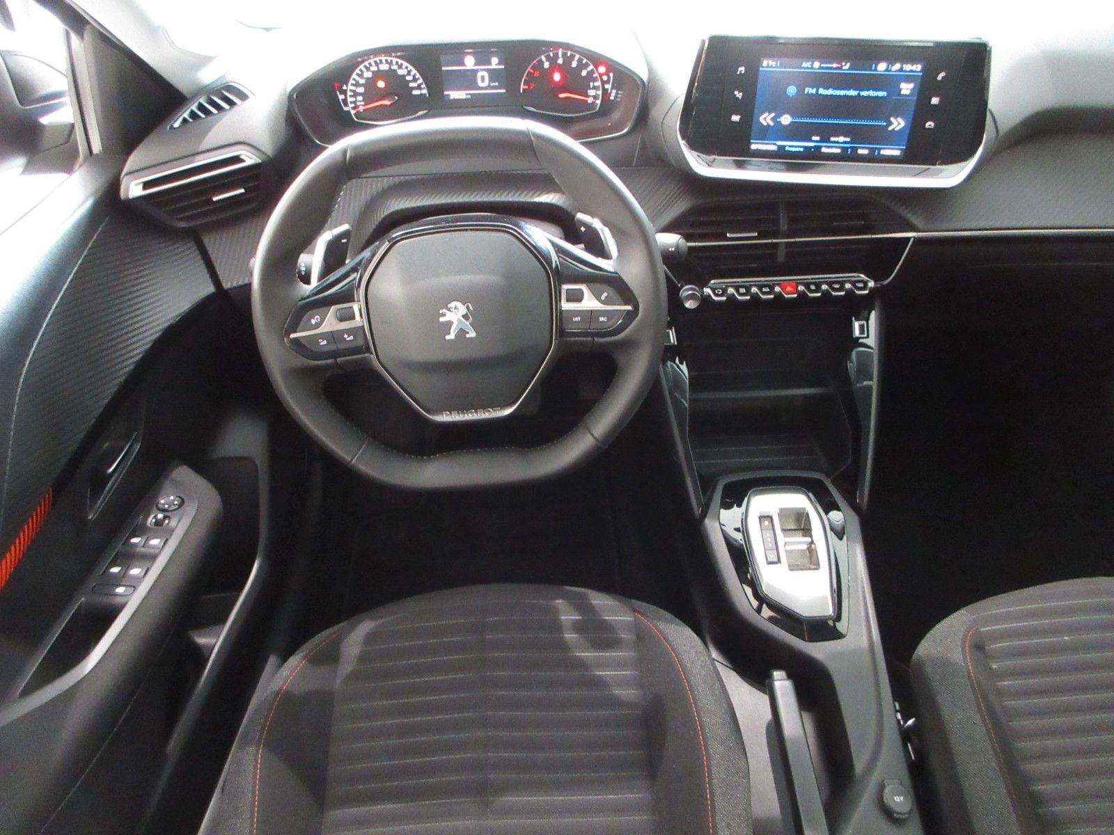 Fahrzeugabbildung Peugeot 208 Active Pack 1.2T LED/NAVI/PDC/TEMPOMAT
