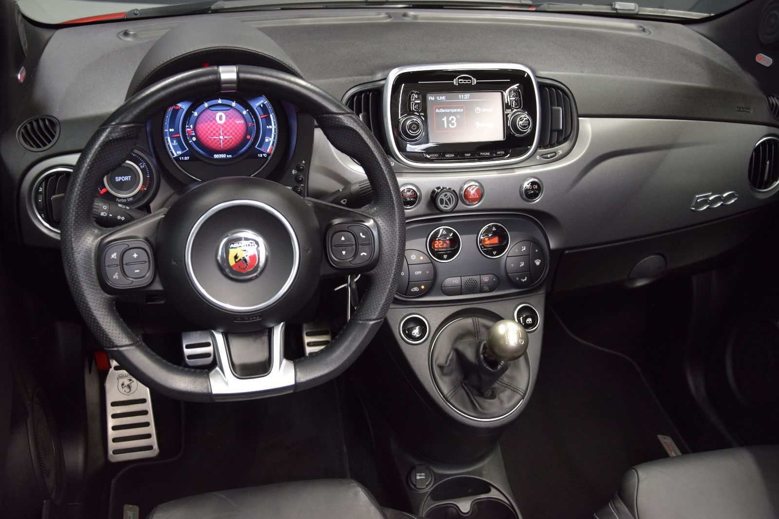 Fahrzeugabbildung Abarth 595 C Turismo Facelift Leder beats PDC UConnect