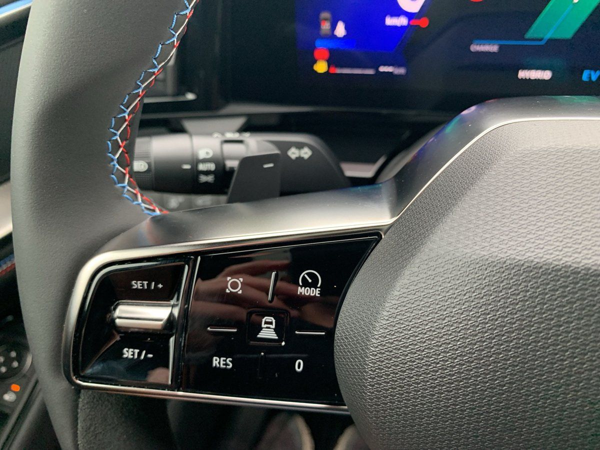 Renault Rafale - Bild 22