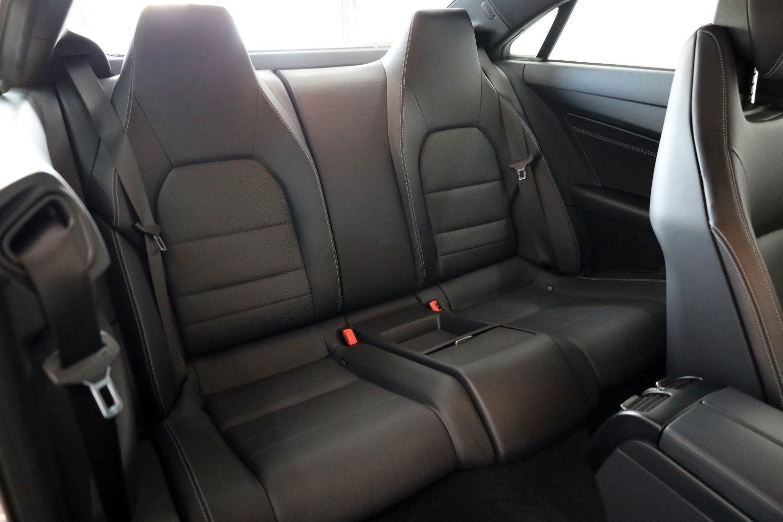 Fahrzeugabbildung Mercedes-Benz E 350d Coupe AMG Line Leder,Navi,LED,Kamera,SH