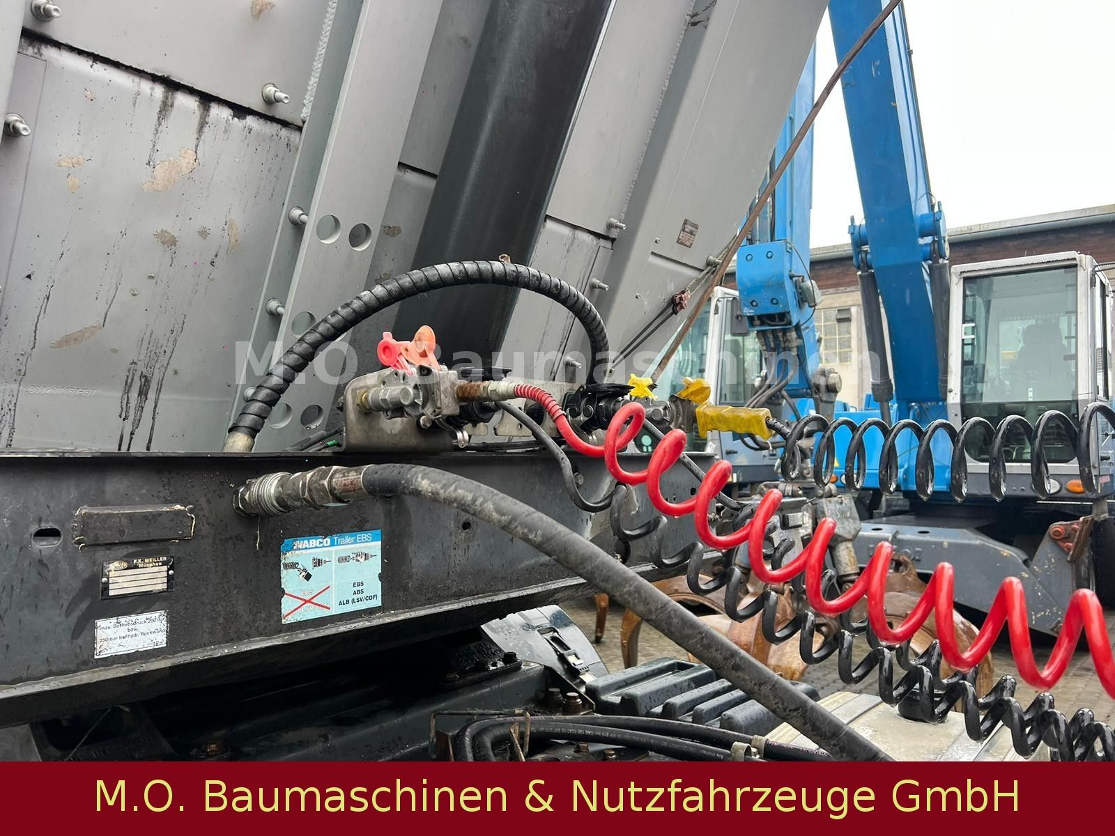 Fahrzeugabbildung Meiller 3 Achser / Luft / Plane T 39 T /
