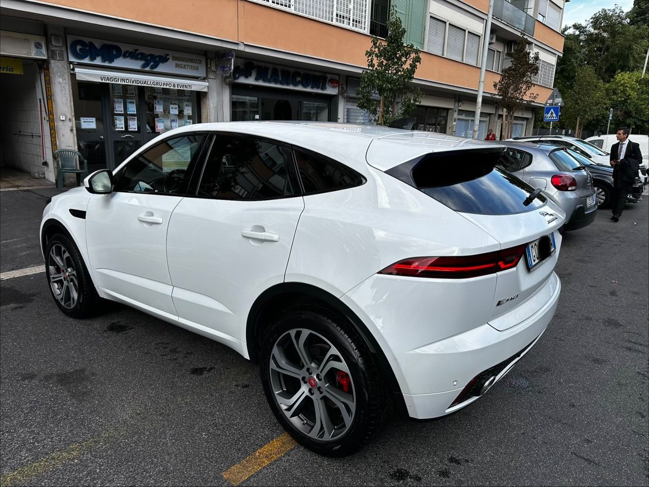 Jaguar E-Pace 2.0D 150 CV AWD R-Dynamic S 2020 imagem 3