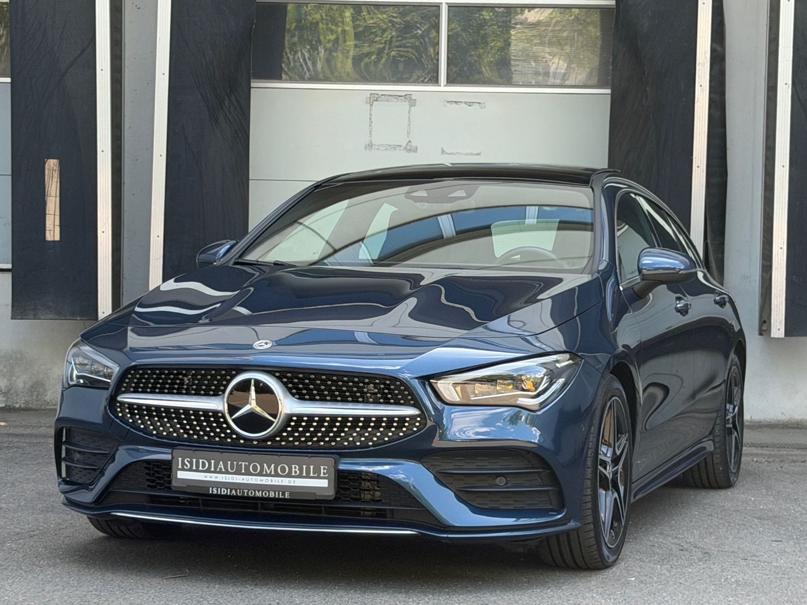 MERCEDES-BENZ CLA 200 Shooting Brake AMG Distronic Pano HeadUp