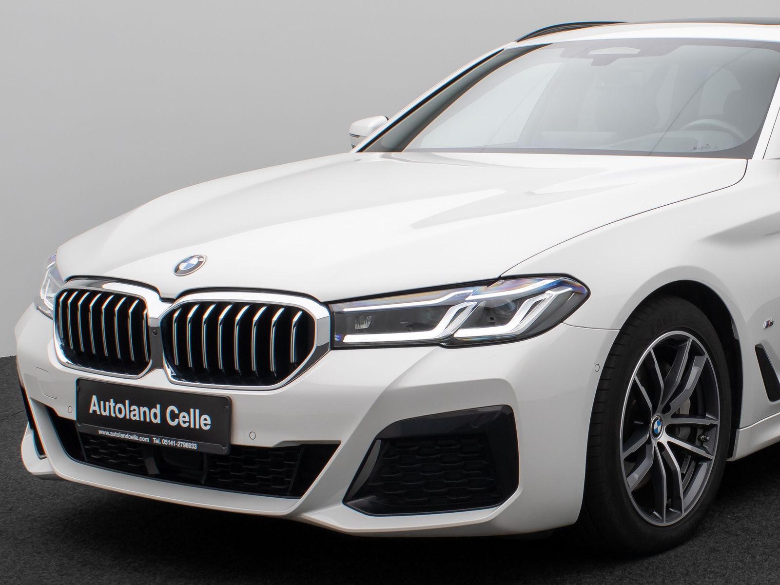 Fahrzeugabbildung BMW 530d xD M Sport Panorama Laser 360°HUD DAB H/K