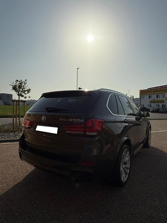 BMW X5 M50