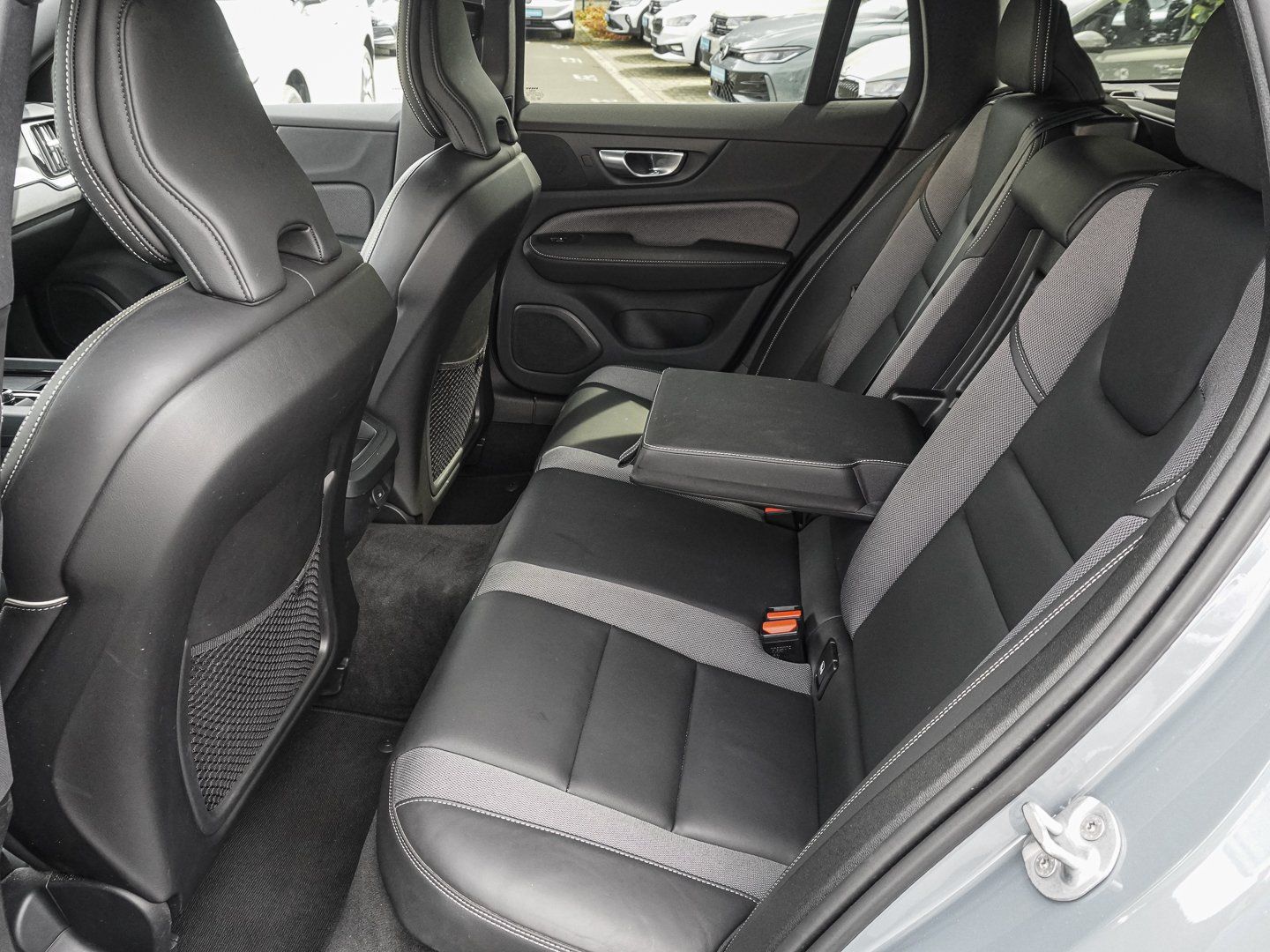 Volvo V60 Cross Country B4 D AWD Plus Bright PANO AHK foto 18