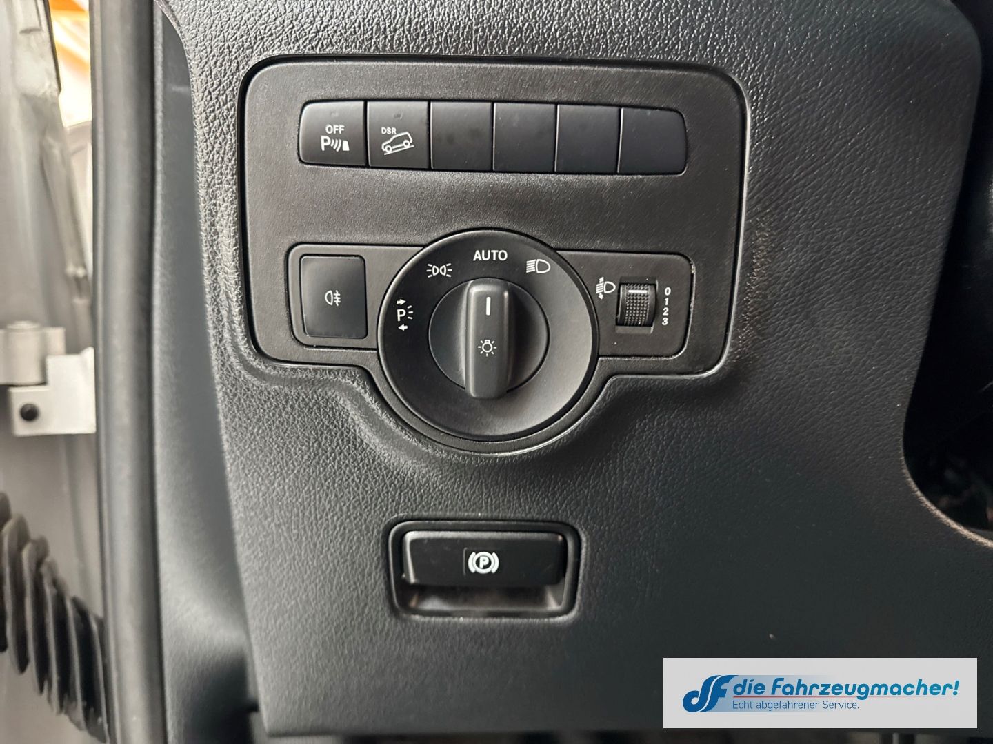 Fahrzeugabbildung Mercedes-Benz Vito Kasten 116 CDI 4x4 lang AHK Navi DAB *EXPOR