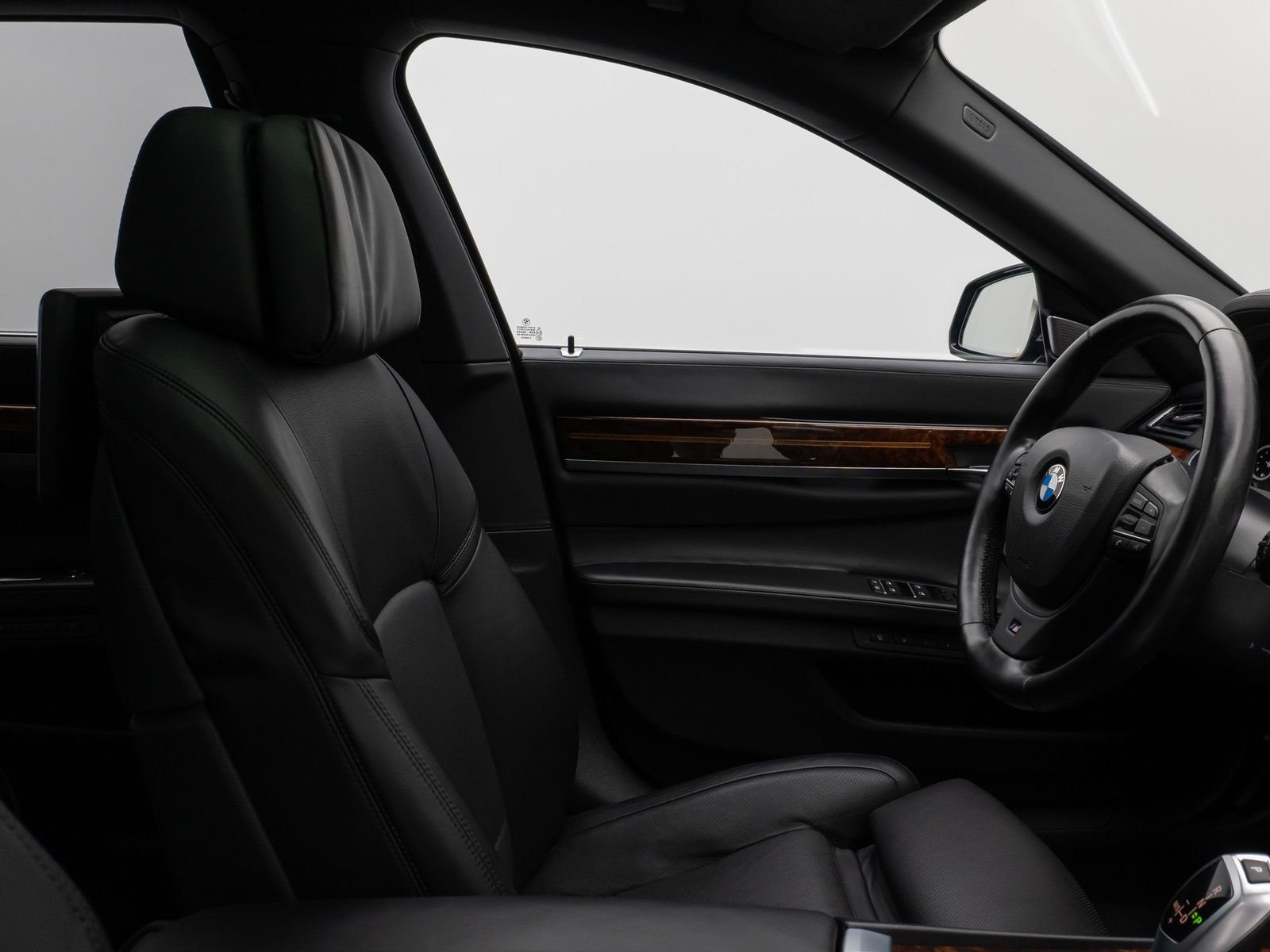 Fahrzeugabbildung BMW 760 Li M Sport Glasdach B&O HUD SoftCl NightVisi