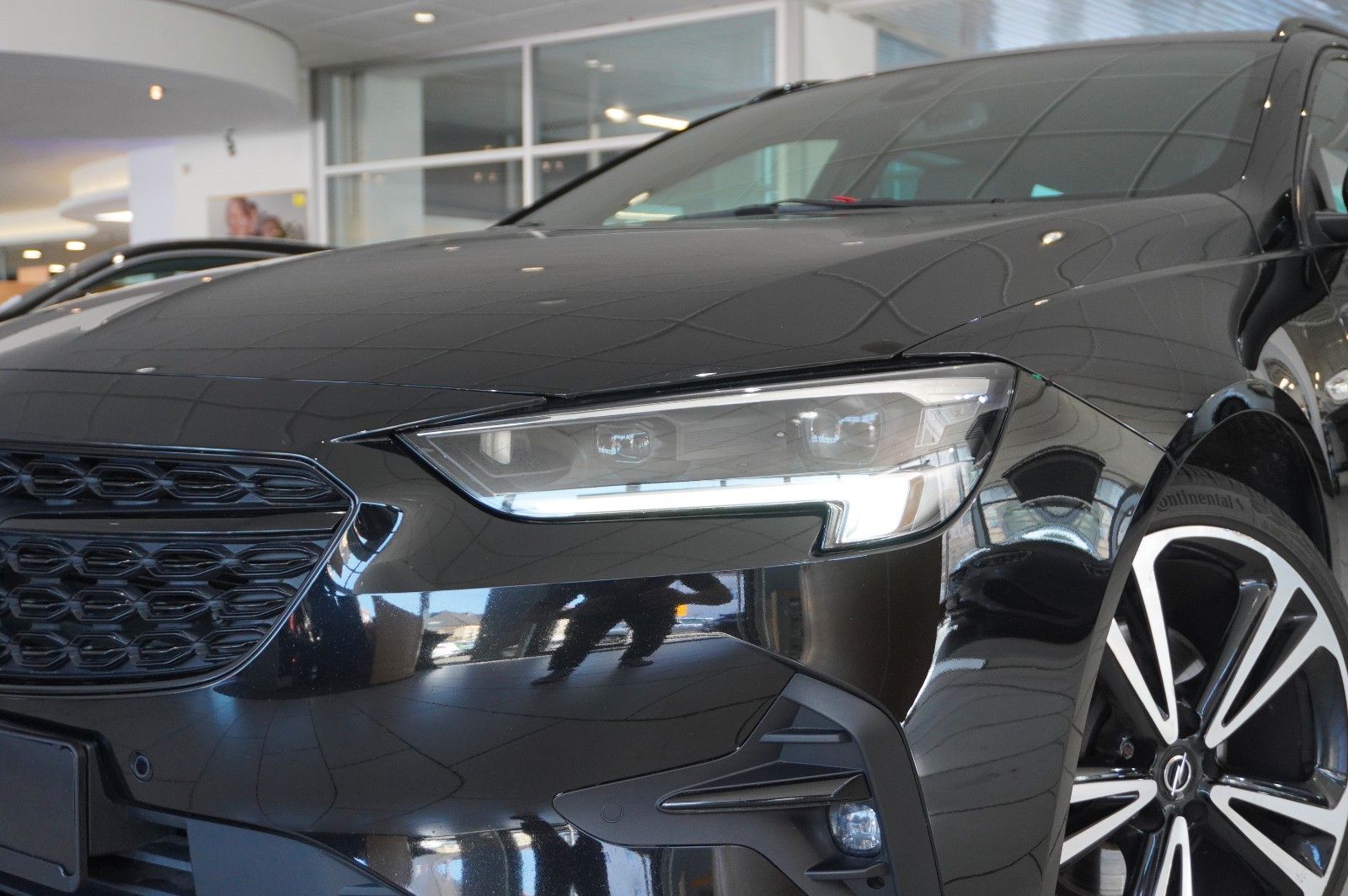 Fahrzeugabbildung Opel Insignia B ST 2.0D ULTIMATE NAVI/OPC/VIRT/SH/AHK
