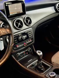 Fahrzeugabbildung Mercedes-Benz GLA 200 Style *Navi *PDC *1.Hand
