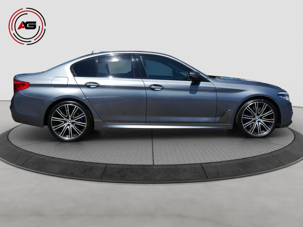 BMW M550