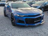 Chevrolet Camaro 3.6L ZL1 Body Kit Auto 250kw - blaue Chevrolet Camaro