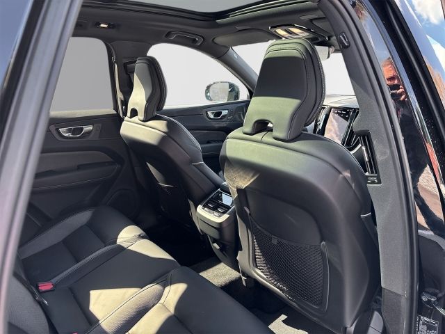 Volvo XC60 B4 Diesel AWD Ultimate Dark 20'' HUD StandH foto 5