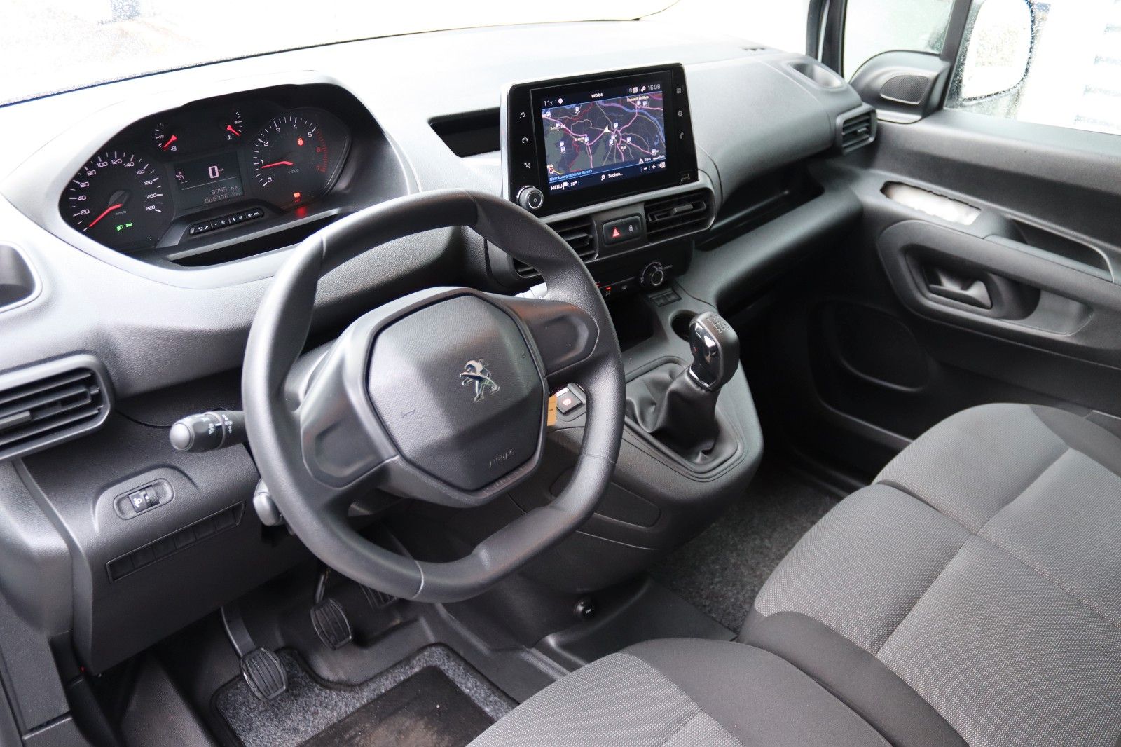 Fahrzeugabbildung Peugeot Partner Premium L1 KLIMA NAVI WIFI AHK GANZJ.RFN